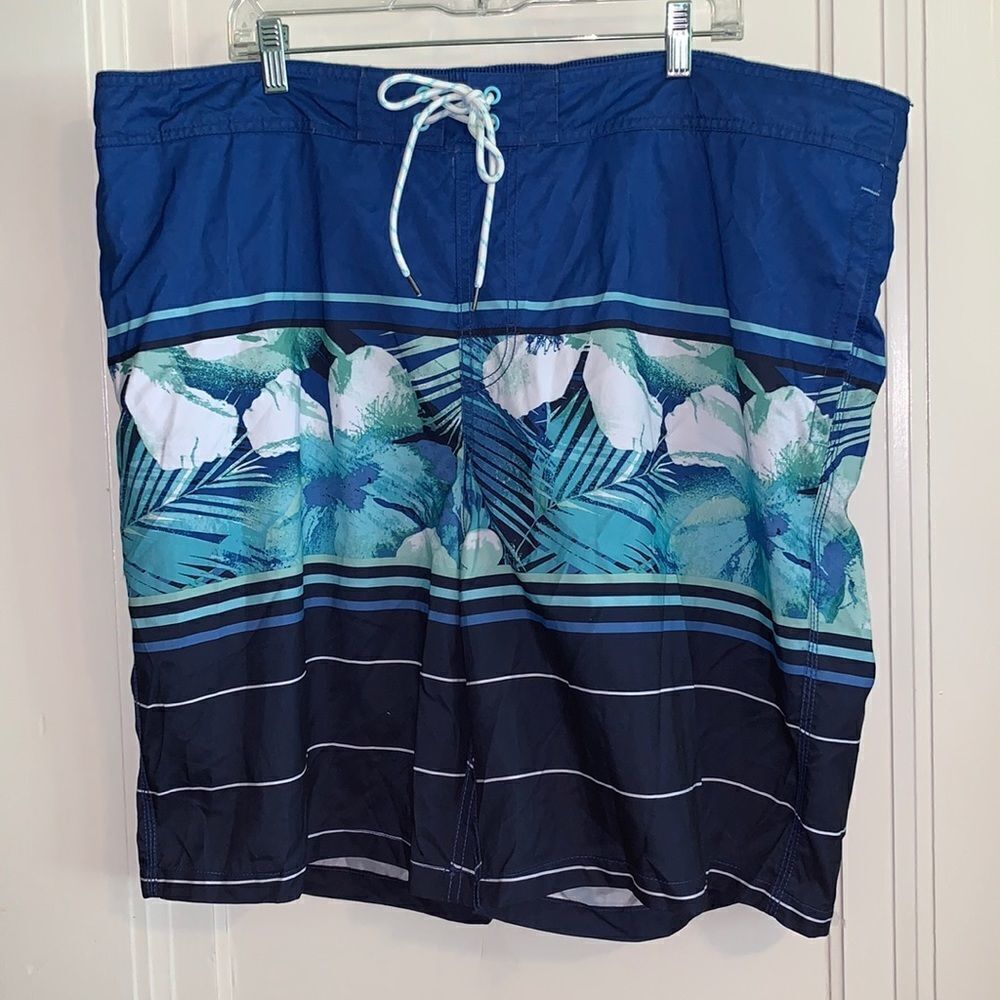 ‎NWT Goodfellow blue tropical board shorts